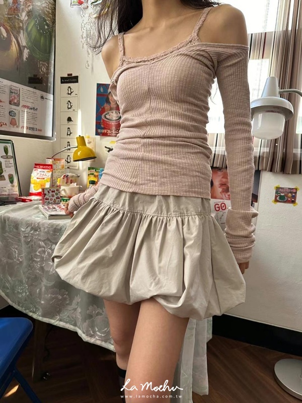 V領微透坑條上衣